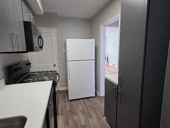 2nd image of 5611 Selby Ct