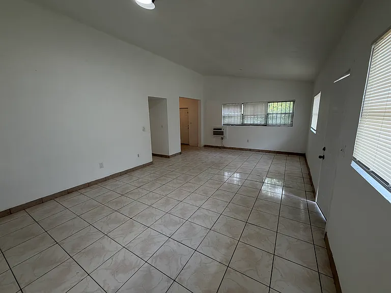 1298 NE 109th St #1298 — Photo 3