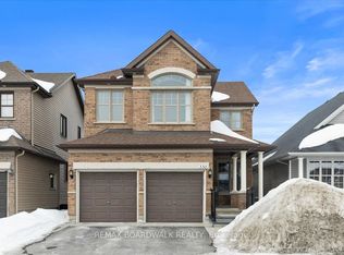 330 Bobolink Rdg, Ottawa, ON K2V 0B7