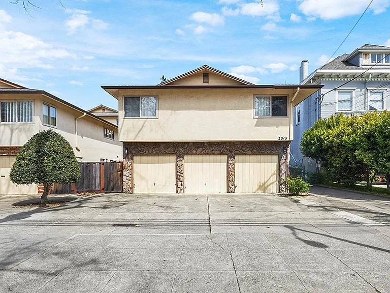 2015 Central Ave #C - 2 bedroom | 1.5 bath — Photo 2