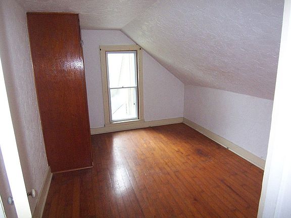 4th image of 2556 Peninsula Pl