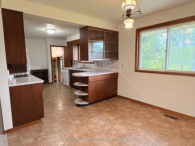 51 Bacon Ln — Photo 9