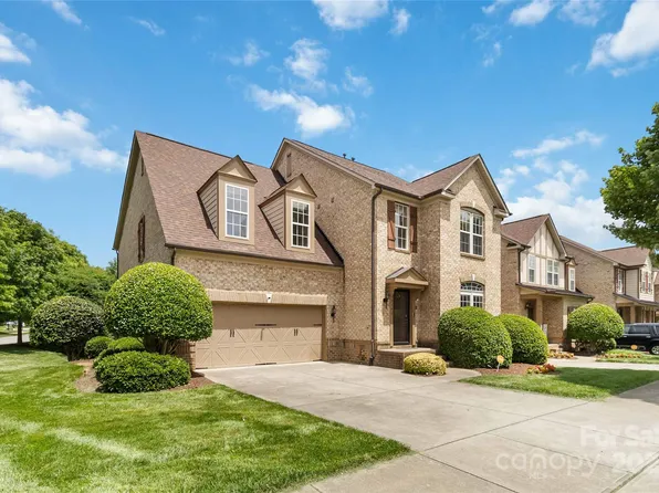 2346 Donnington Ln NW, Concord, NC 28027