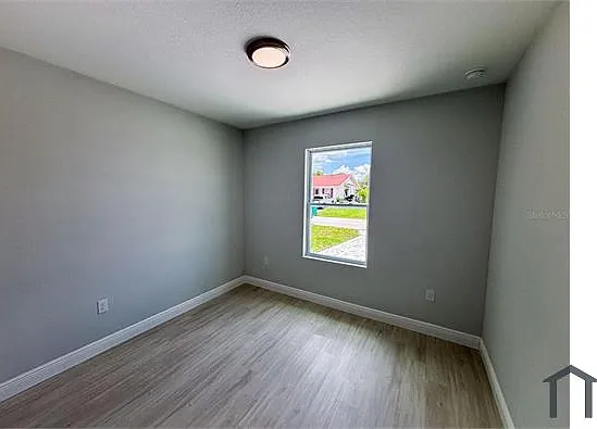 3 bed, 1162 sqft, $1,697 — Photo 4