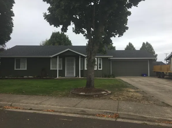 3774 S Redwood Dr, Springfield, OR 97478