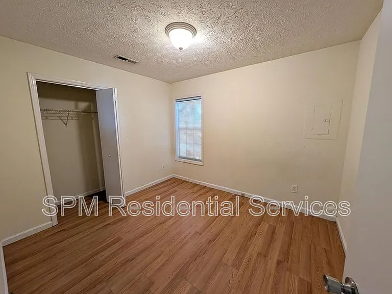 717 Varsity Dr — Photo 11
