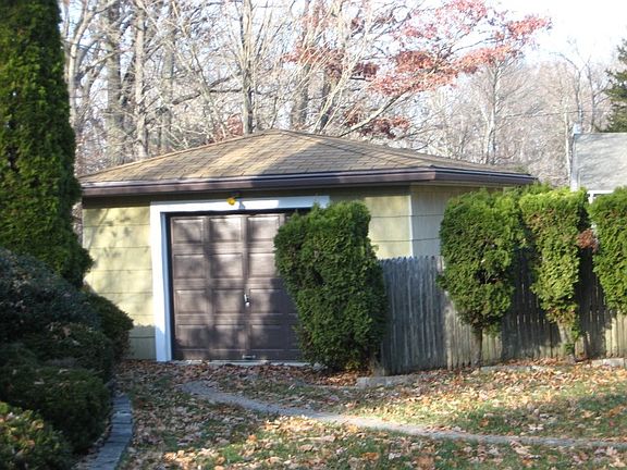 4th image of 45 Glencrest Dr