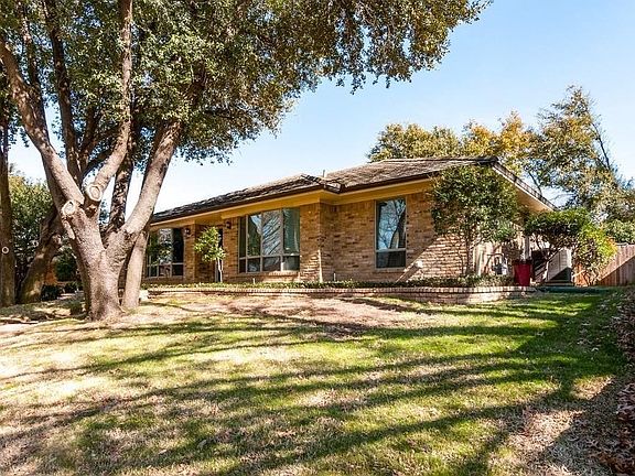 3rd image of 2617 Riveroaks Dr