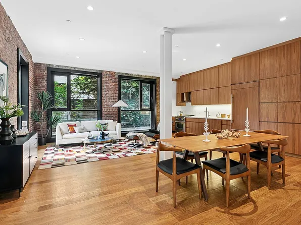 142 N 1st St APT 1A, Brooklyn, NY 11249