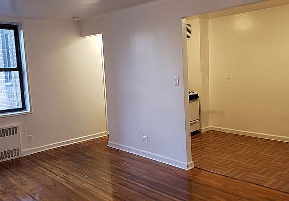 3rd image of 20 Saint Pauls Ct APT 3F