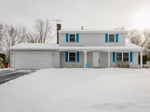 53 Squirrels Heath Rd, Fairport, NY 14450