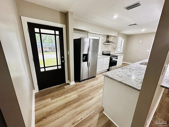 3rd image of 4251 Acacia Dr