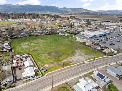 110 Lozier Ln, Medford, OR, 97501