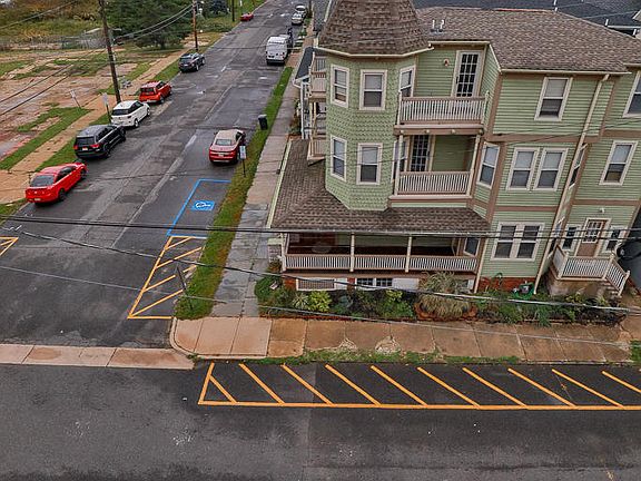 4th image of 16 Lake Ave APT 36