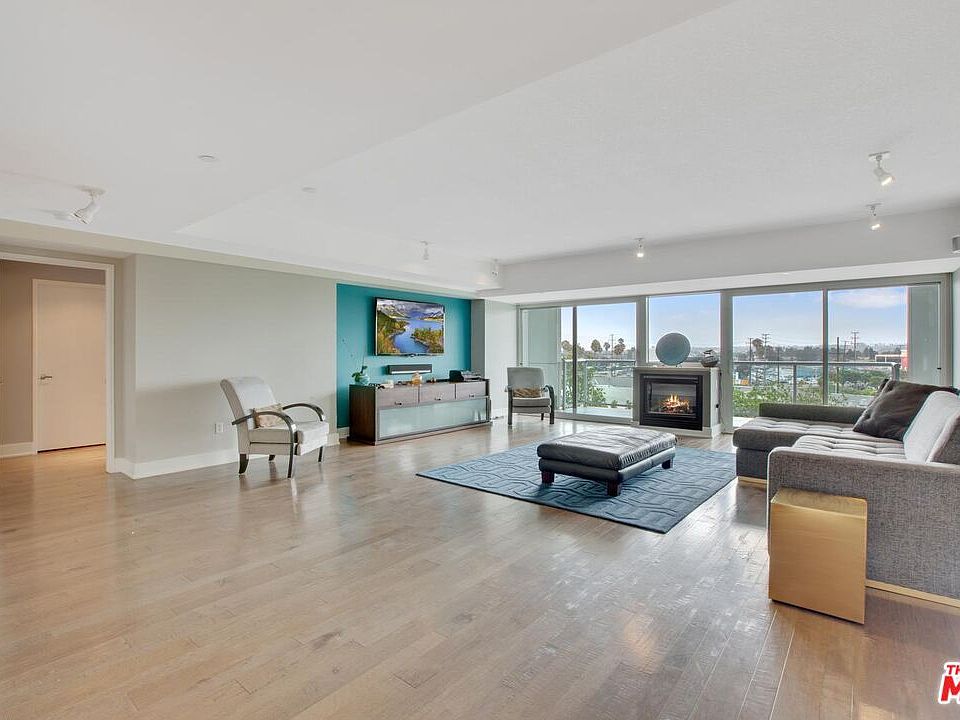 1st image of 13600 Marina Pointe Dr Unit 407