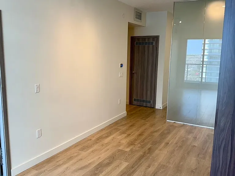 85 McMahon Dr #2201 — Photo 10