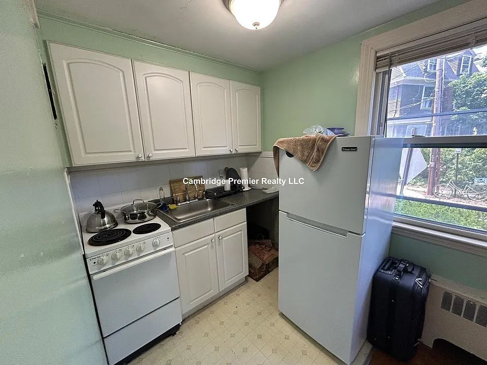 48 Kirkland St #1