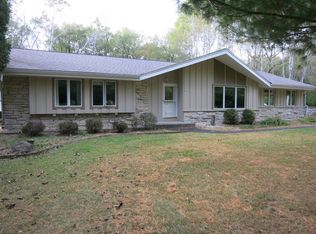 940 Criglas Rd, Wales, WI 53183