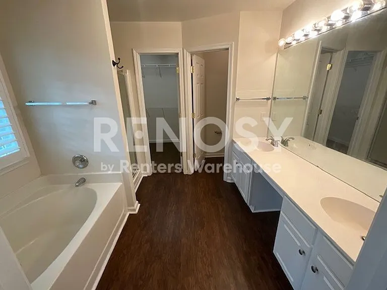 11715 Harsworth Ln — Photo 13
