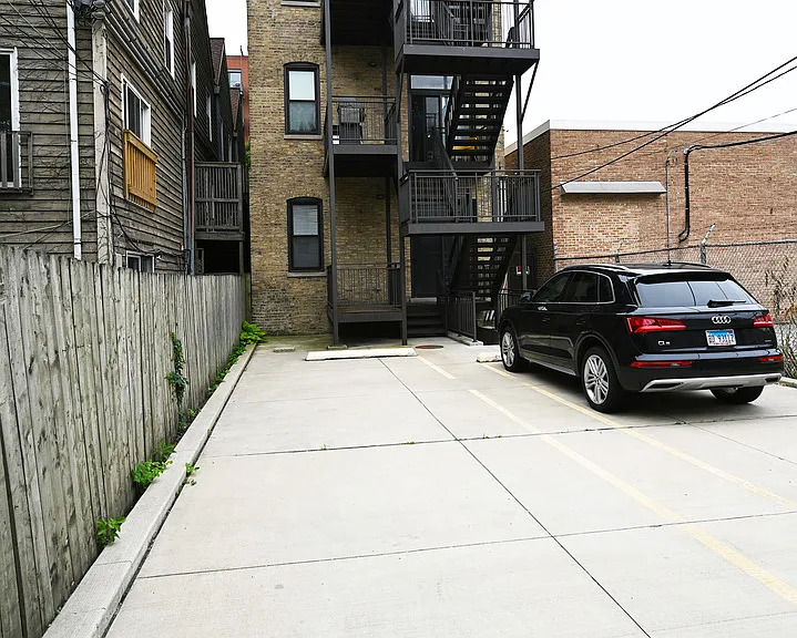 904 W Erie St #1R — Photo 19