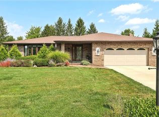 9680 Cedarwood Dr, North Royalton, OH