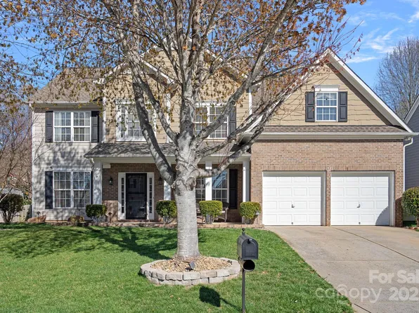 114 Runningdeer Dr, Mooresville, NC 28117