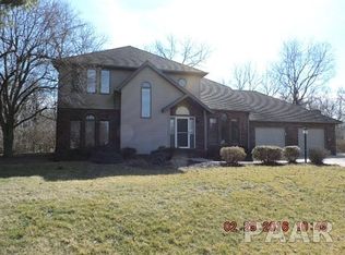 321 E Eller Dr, East Peoria, IL