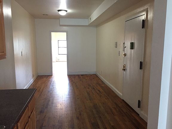 3rd image of 171 E 116th St APT 4