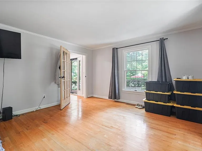 1433 Williams Cir — Photo 11