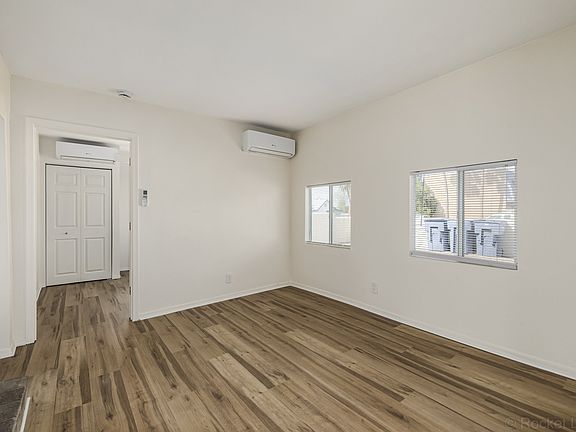 4th image of 844 E Lee St #1