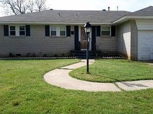 1120 Sunvalley Dr, Midwest City, OK 73110