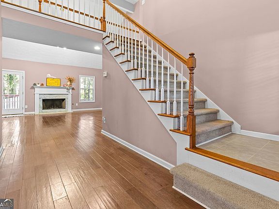 2nd image of 2584 Rockwood Way SW