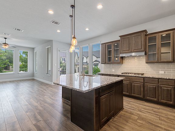 4th image of 11323 Cottage Grv