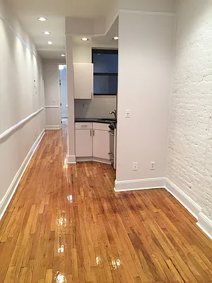 Rented by Metropolis Real Estate of Manhattan | media 26
