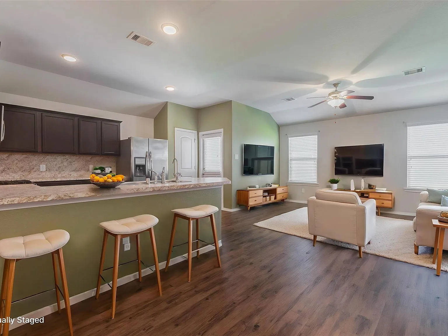 3 bed, 2.0 bath, 1511 sqft, $1,900 — Photo 4