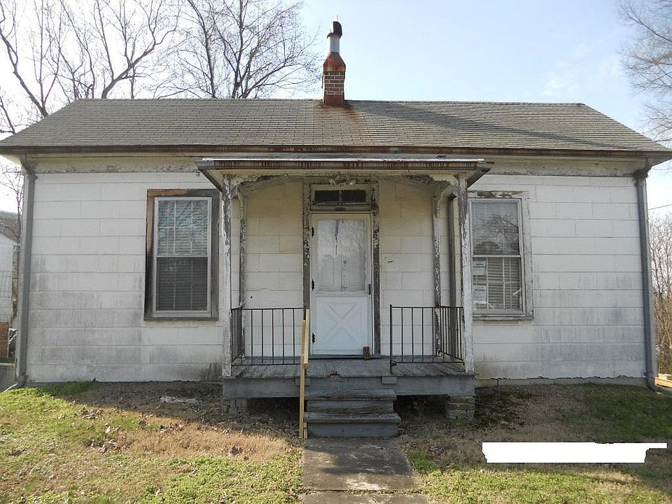 1st image of 132 Wood Ave