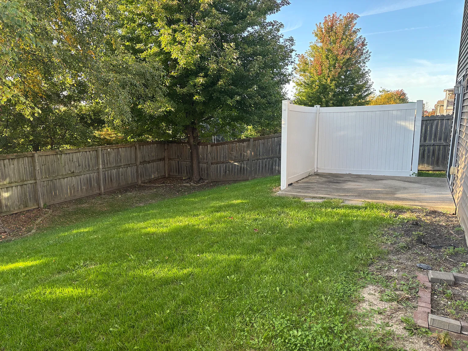 3 bed, 1595 sqft, $2,350 — Photo 2