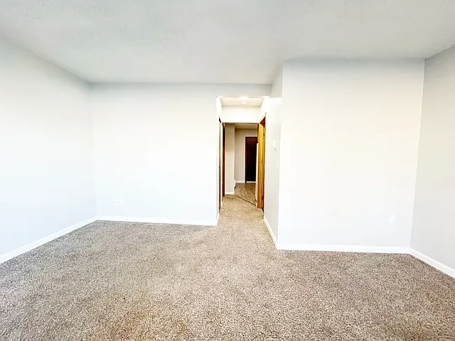 637 Pleasant Ave — Photo 25