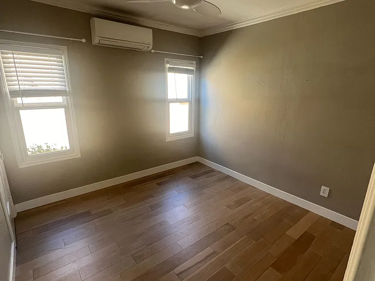 4620 Mission Ave — Photo 11