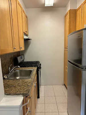 Rented by Voro Purple LLC | media 23