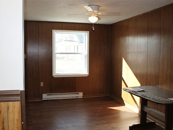 4th image of 1395 Sweitzer St APT 1