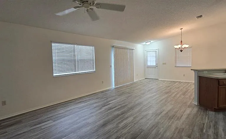 1009 Ridgeville Rd — Photo 9