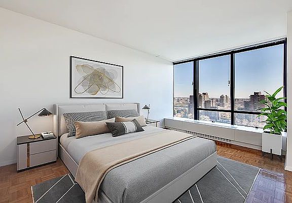 4th image of 525 E 72nd St APT 21F