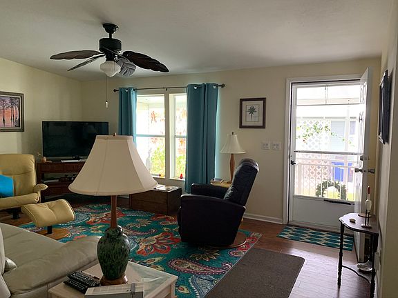 4th image of 1848 SE Joan Rollins Ave