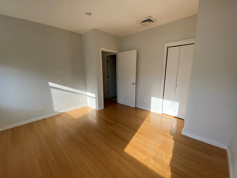 Deacon Court - 1661 Washington Street — Photo 197