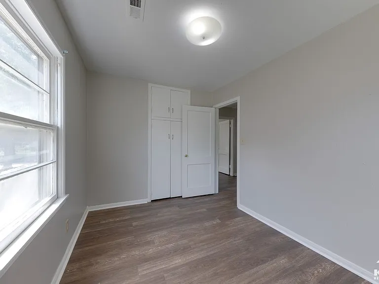 1848 N Green St — Photo 15