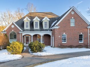 8 Tuttle Rd, Chelmsford, MA 01824