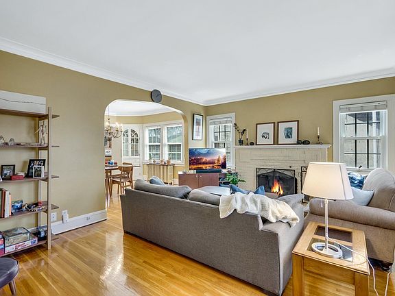 5th image of 3931 1st Ave S #2