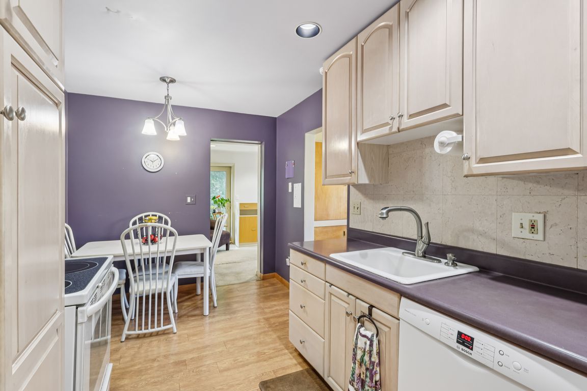 Landview Rd-S0307-024.jpg