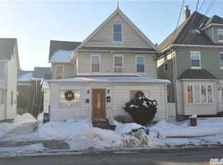 1106 150th St, Whitestone, NY 11357